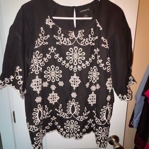 Liz Claiborne Black and White Embroidered Women's Top